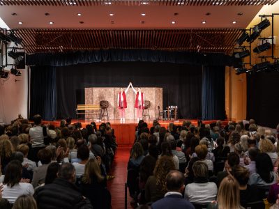 Iva i Gloria napunile Narodnu čitaonicu do posljednjeg mjesta
